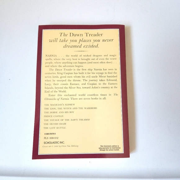 The Voyage of the Dawn Treader Book - Picture 3 of 7